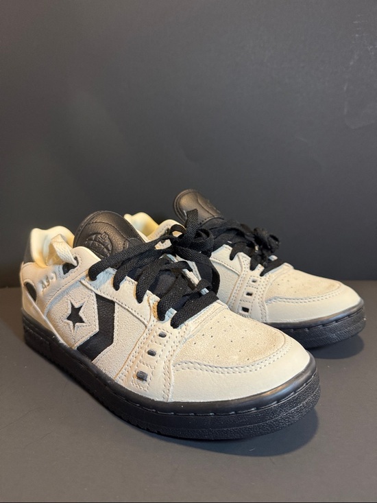 Converse Other - Converse Two-Tone Low-Top Sneakers in Cream and Black